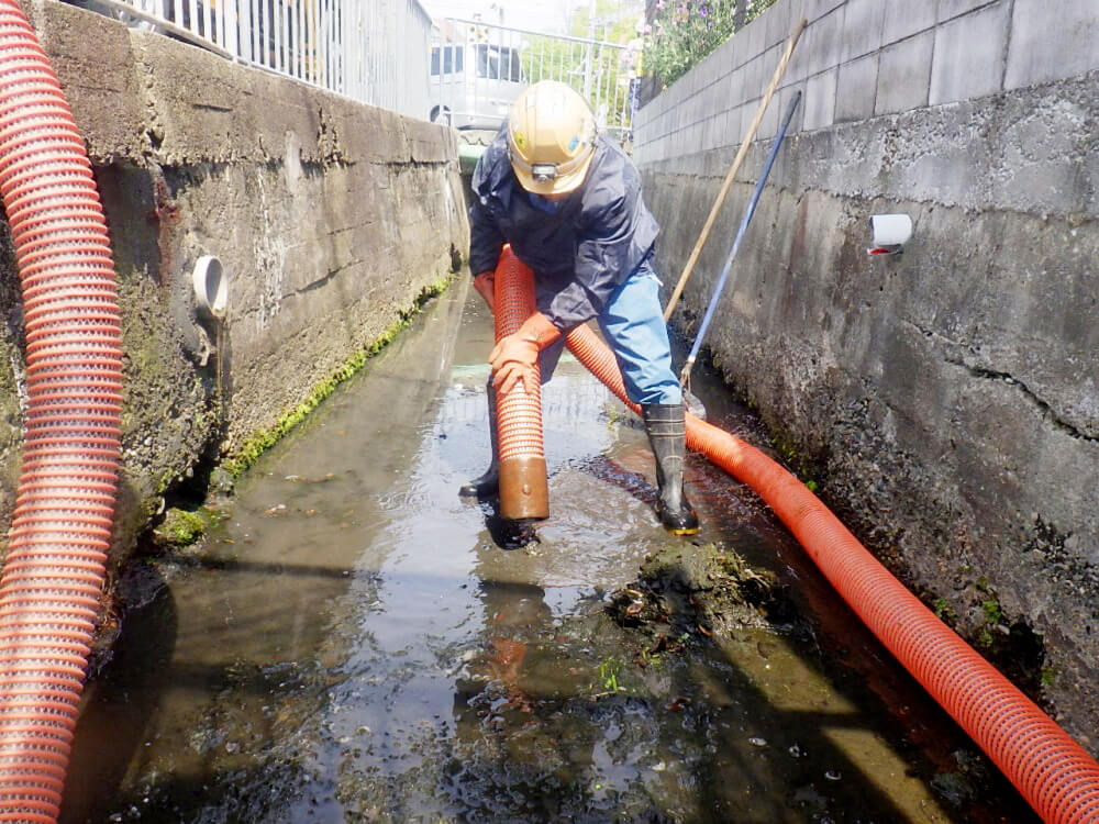 水路 施工中